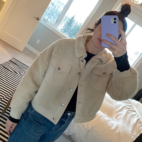 Cropped Shearling Teddy Jacket - Picture 4 of 8